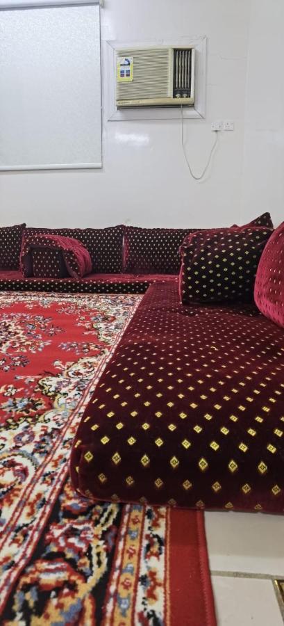 شقة عائلية -ليست فندقية- 8 دقائق بالسيارة للحرم أو قباء - Medina Exterior foto